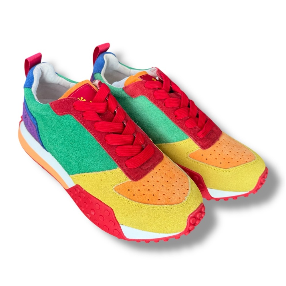 NWOT FRESHY - Smoove Trainer Core - Women’s Sneakers - Size 6 - Flavor - Suede 🔥